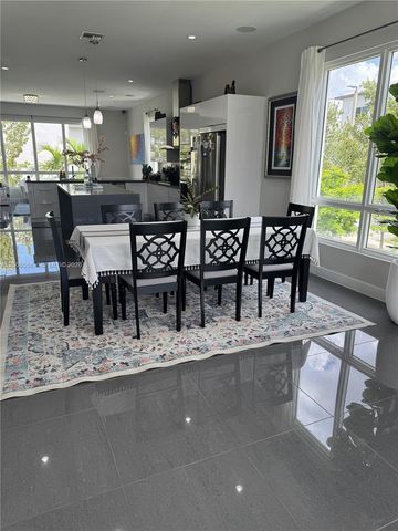 10331 NW 64th Ln 10331, Doral, FL 33178