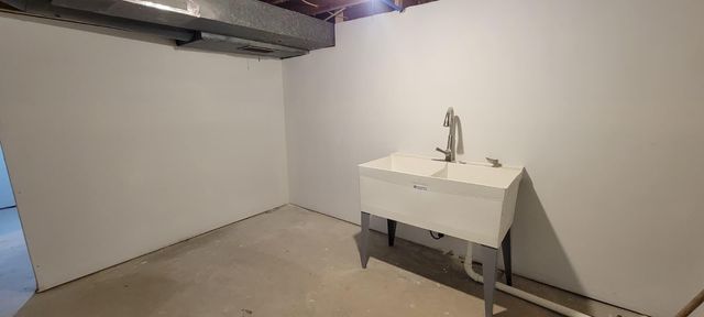 9624 S Sprinkle Road, Portage, MI 49002