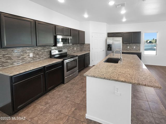 6555 E Brushback Loop, Tucson, AZ 85756
