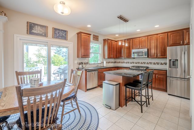 2872 Dartmouth Lane, West Dundee, IL 60118
