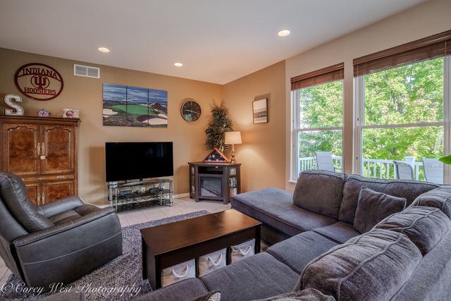 2872 Dartmouth Lane, West Dundee, IL 60118