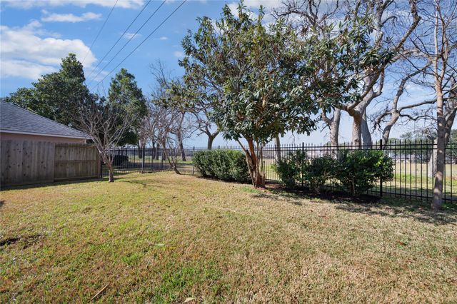 2106 Westshore Drive, Missouri City, TX 77459