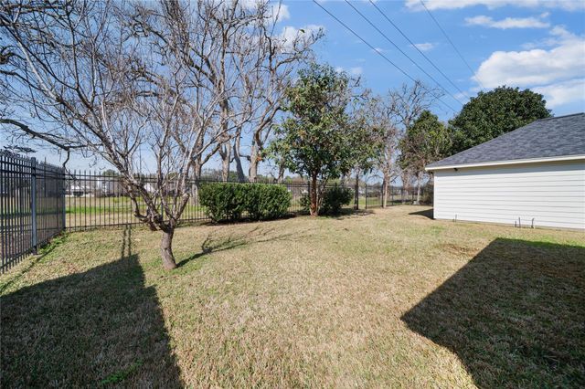 2106 Westshore Drive, Missouri City, TX 77459