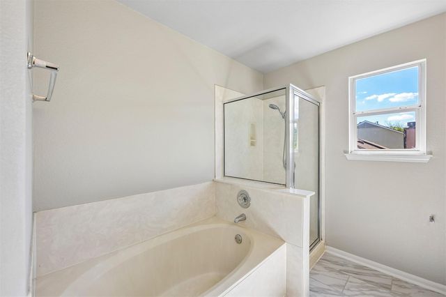 607 Sparkling Brook LN, Leander, TX 78641