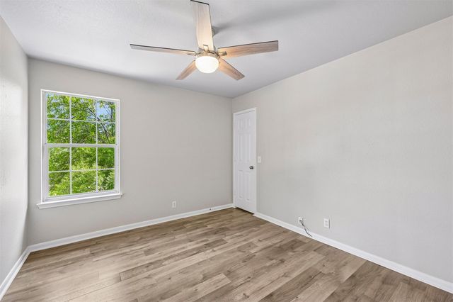 607 Sparkling Brook LN, Leander, TX 78641