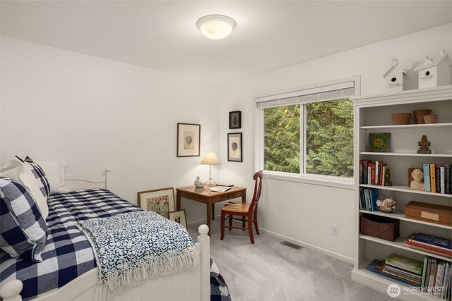 18604 215th Way NE, Woodinville, WA 98077