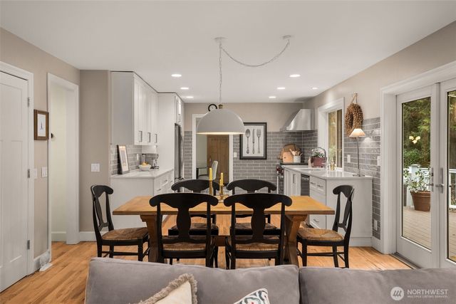 18604 215th Way NE, Woodinville, WA 98077