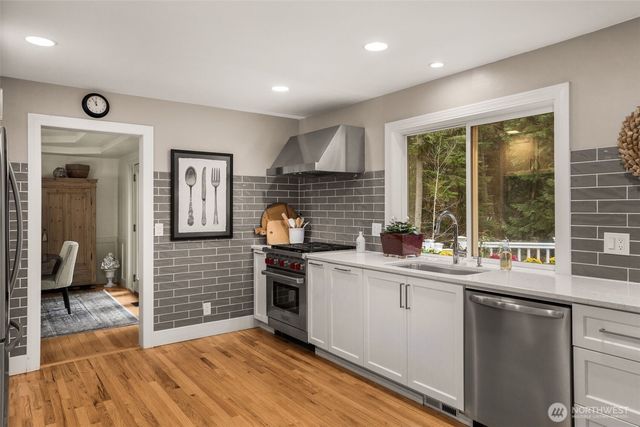 18604 215th Way NE, Woodinville, WA 98077