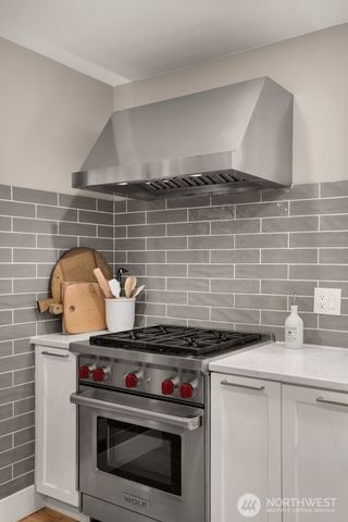 18604 215th Way NE, Woodinville, WA 98077