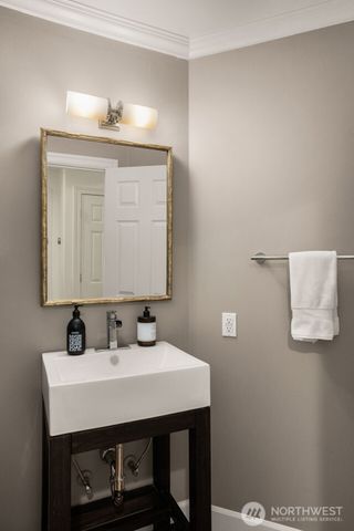 18604 215th Way NE, Woodinville, WA 98077