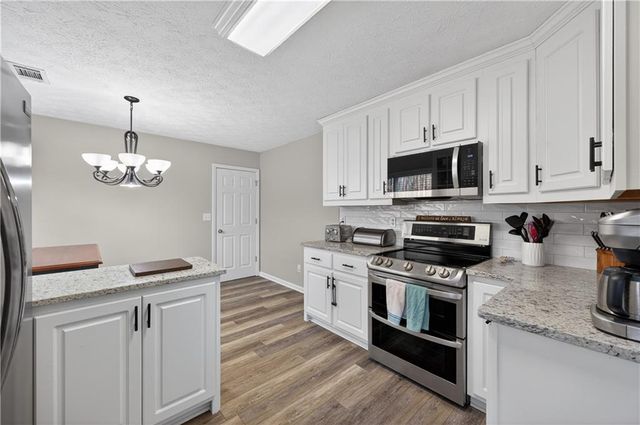 1453 Solomon Drive, Winder, GA 30680