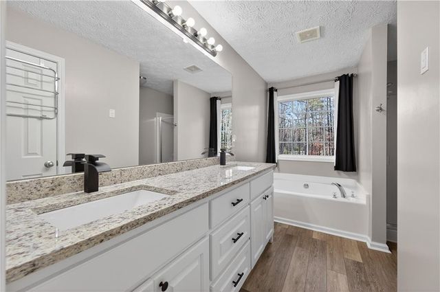 1453 Solomon Drive, Winder, GA 30680