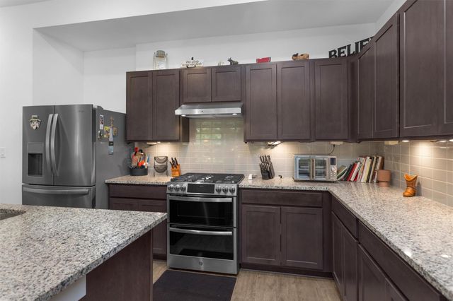 954 Golden Willow Lane, Conroe, TX 77304