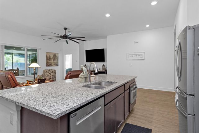 954 Golden Willow Lane, Conroe, TX 77304