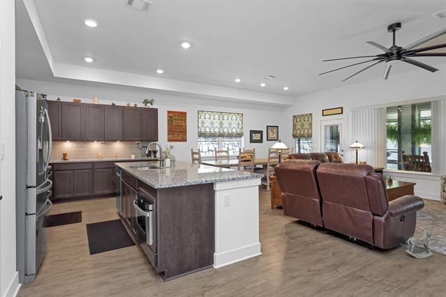 954 Golden Willow Lane, Conroe, TX 77304