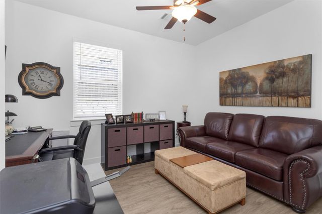 954 Golden Willow Lane, Conroe, TX 77304