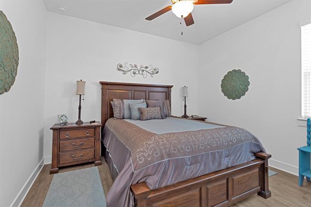 954 Golden Willow Lane, Conroe, TX 77304