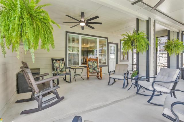 954 Golden Willow Lane, Conroe, TX 77304