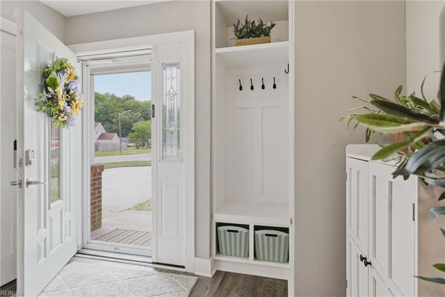 1801 Oneida CT, Virginia Beach, VA 23453