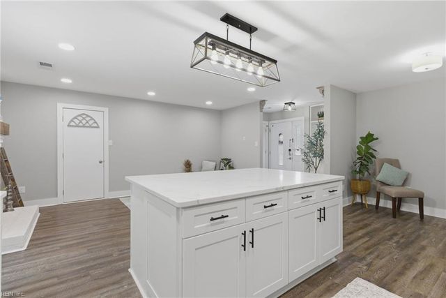 1801 Oneida CT, Virginia Beach, VA 23453