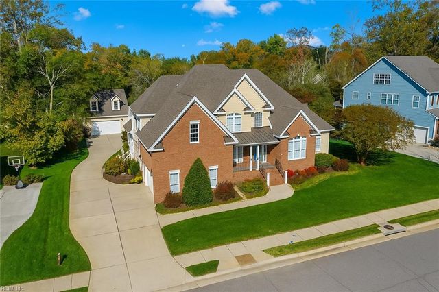 1933 Governors Pointe DR, Suffolk, VA 23436