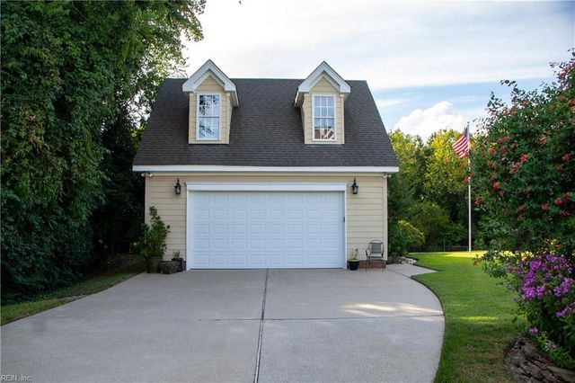 1933 Governors Pointe DR, Suffolk, VA 23436