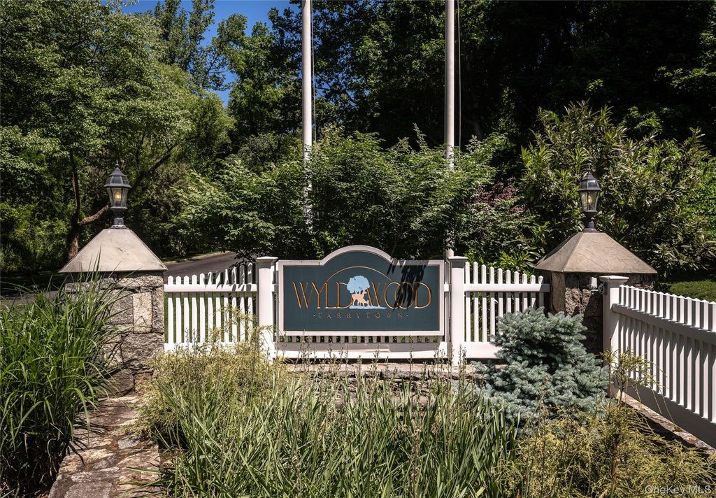 40 Trailhead Lane, Tarrytown, NY 10591 — exterior