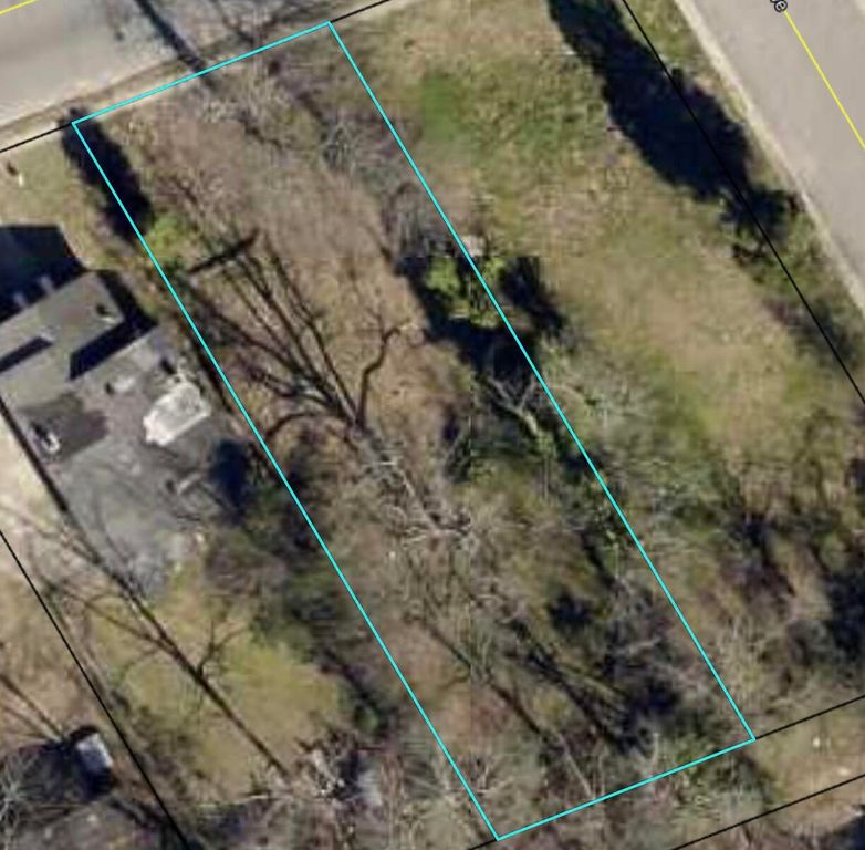 2032 M L KING JR Boulevard