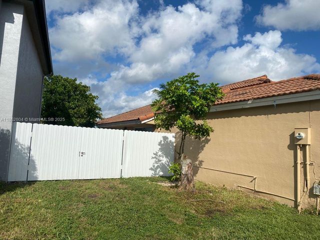 880 NW 123rd Ct 880, Miami, FL 33182