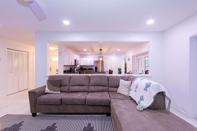 5756 Orchard Way, West Palm Beach, FL 33417