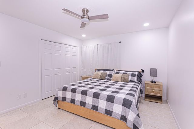 5756 Orchard Way, West Palm Beach, FL 33417