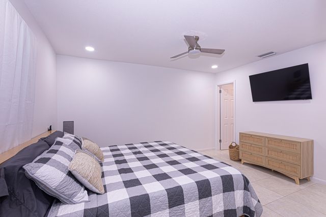 5756 Orchard Way, West Palm Beach, FL 33417