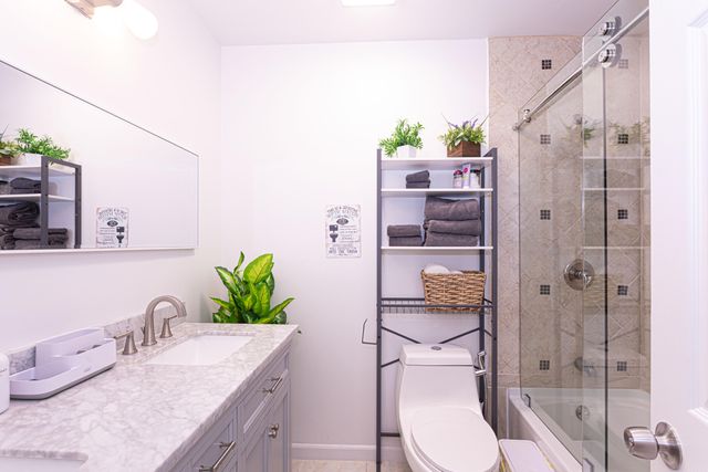 5756 Orchard Way, West Palm Beach, FL 33417