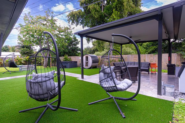 5756 Orchard Way, West Palm Beach, FL 33417