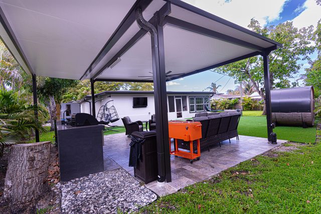 5756 Orchard Way, West Palm Beach, FL 33417