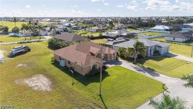 621 NW 37th AVE, Cape Coral, FL 33993