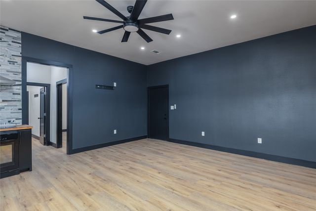 2015 Dobbs Valley Road, Mineral Wells, TX 76067