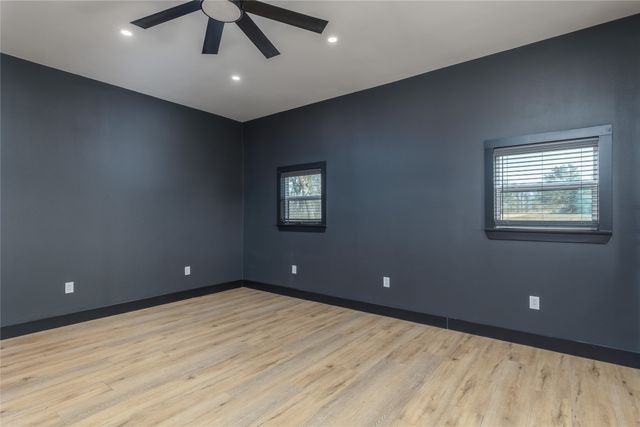 2015 Dobbs Valley Road, Mineral Wells, TX 76067