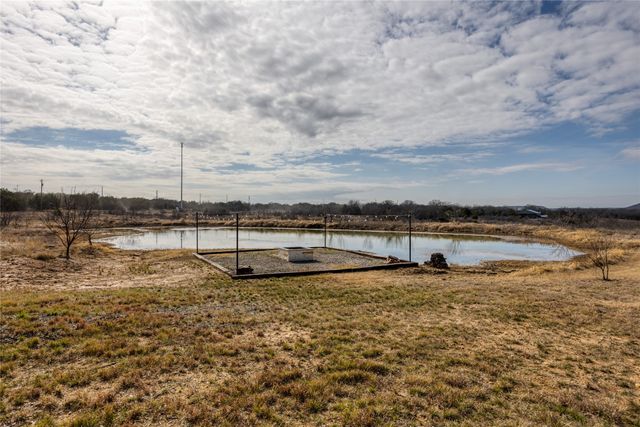2015 Dobbs Valley Road, Mineral Wells, TX 76067