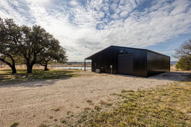 2015 Dobbs Valley Road, Mineral Wells, TX 76067