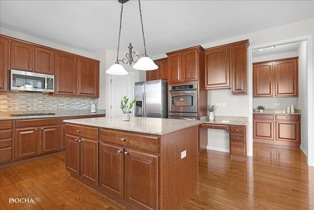 25004 W Prairie Grove Drive, Plainfield, IL 60585