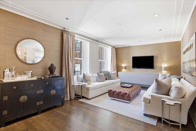159 E Walton Place 8D, Chicago, IL 60611