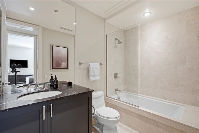 159 E Walton Place 8D, Chicago, IL 60611