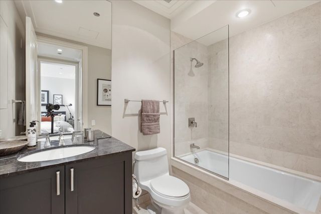 159 E Walton Place 8D, Chicago, IL 60611