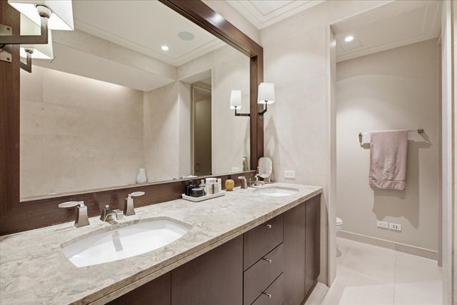 159 E Walton Place 8D, Chicago, IL 60611