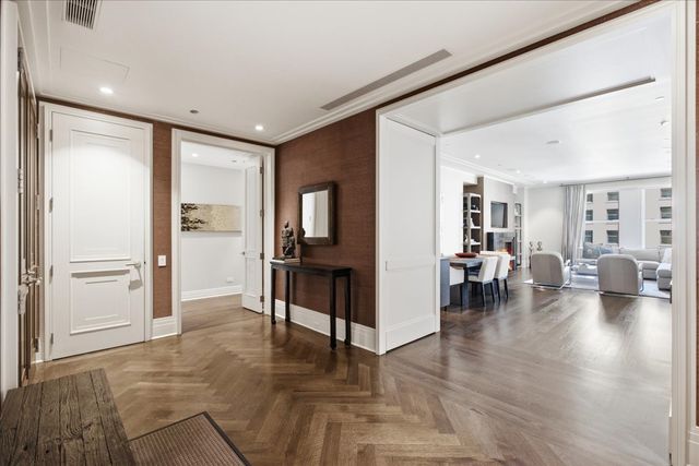 159 E Walton Place 8D, Chicago, IL 60611