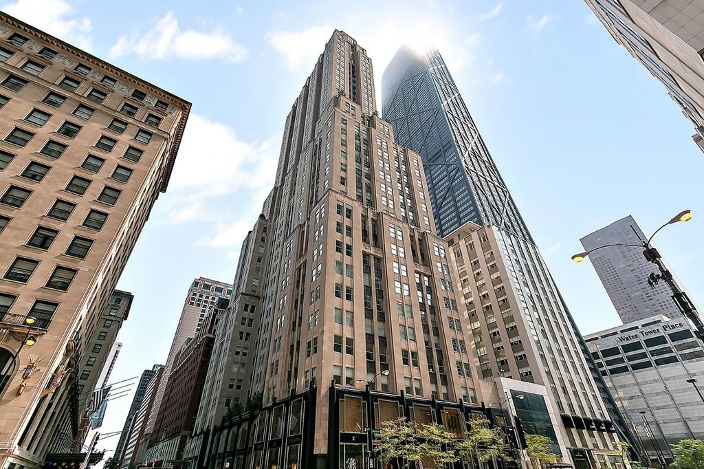 159 E Walton Place 8D, Chicago, IL 60611