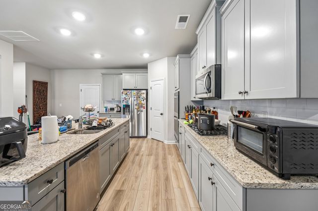 415 Traditions Lane, Hampton, GA 30228