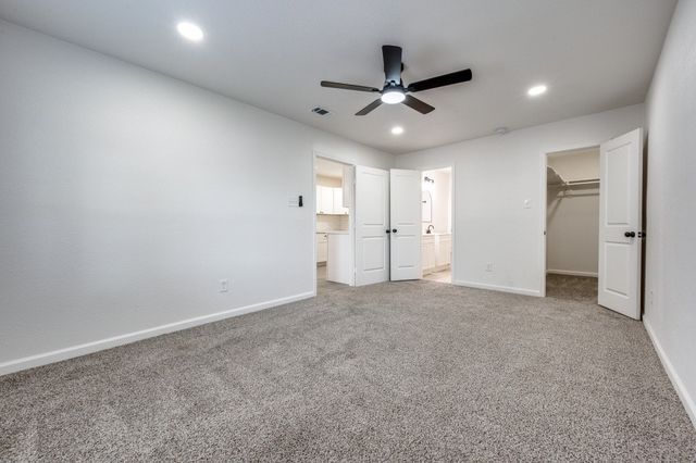 201 W Fuller Drive, Euless, TX 76039