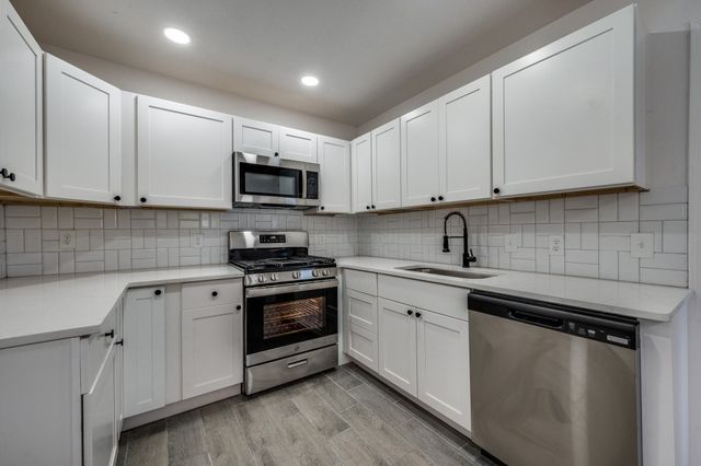 201 W Fuller Drive, Euless, TX 76039